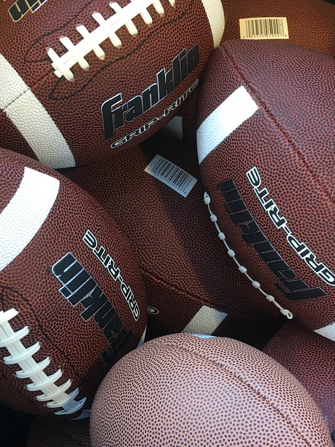 宣布与乌克 宣布与乌克